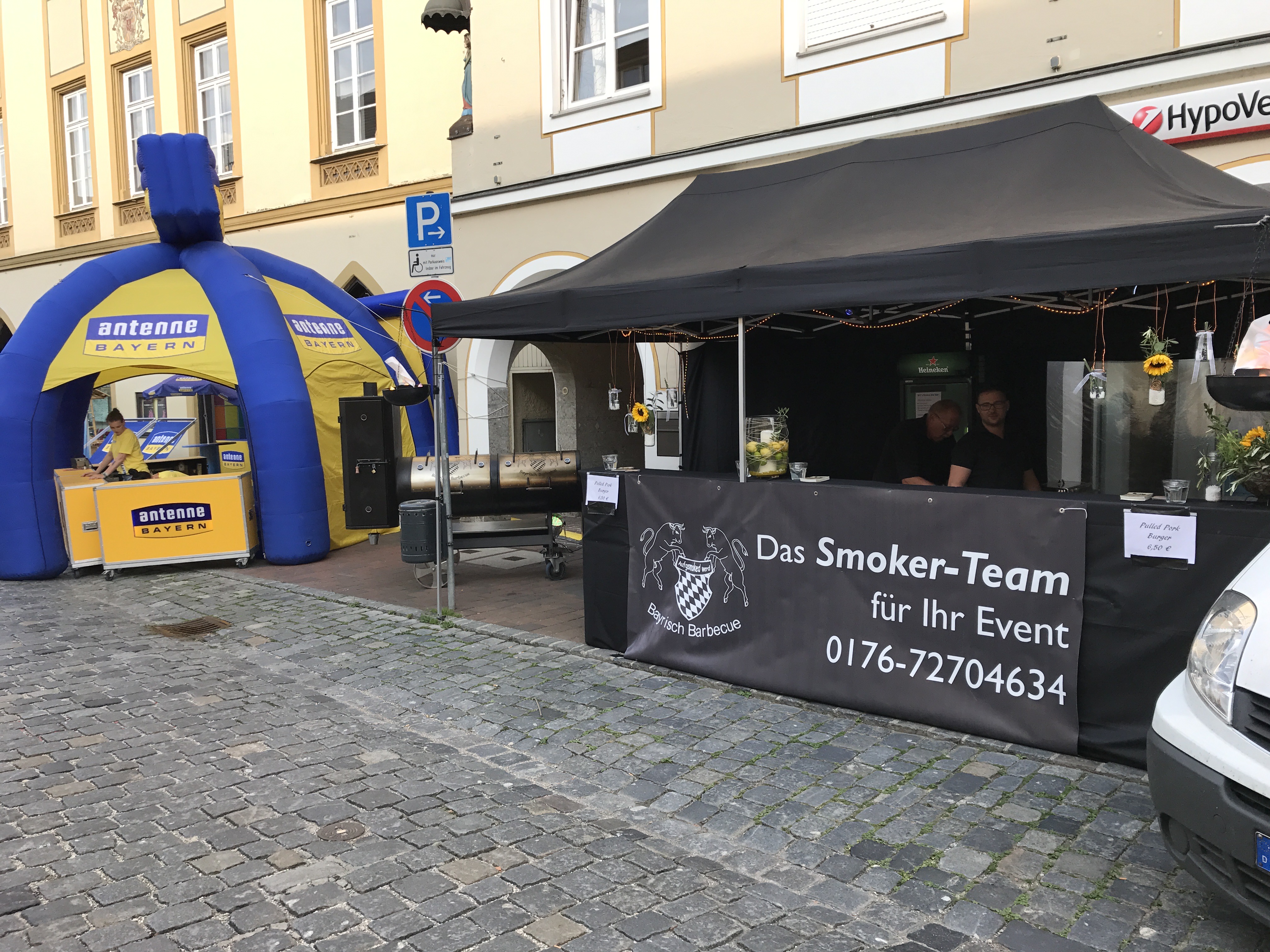Bayrisch Barbecue Smoker-Team am Event-Stand