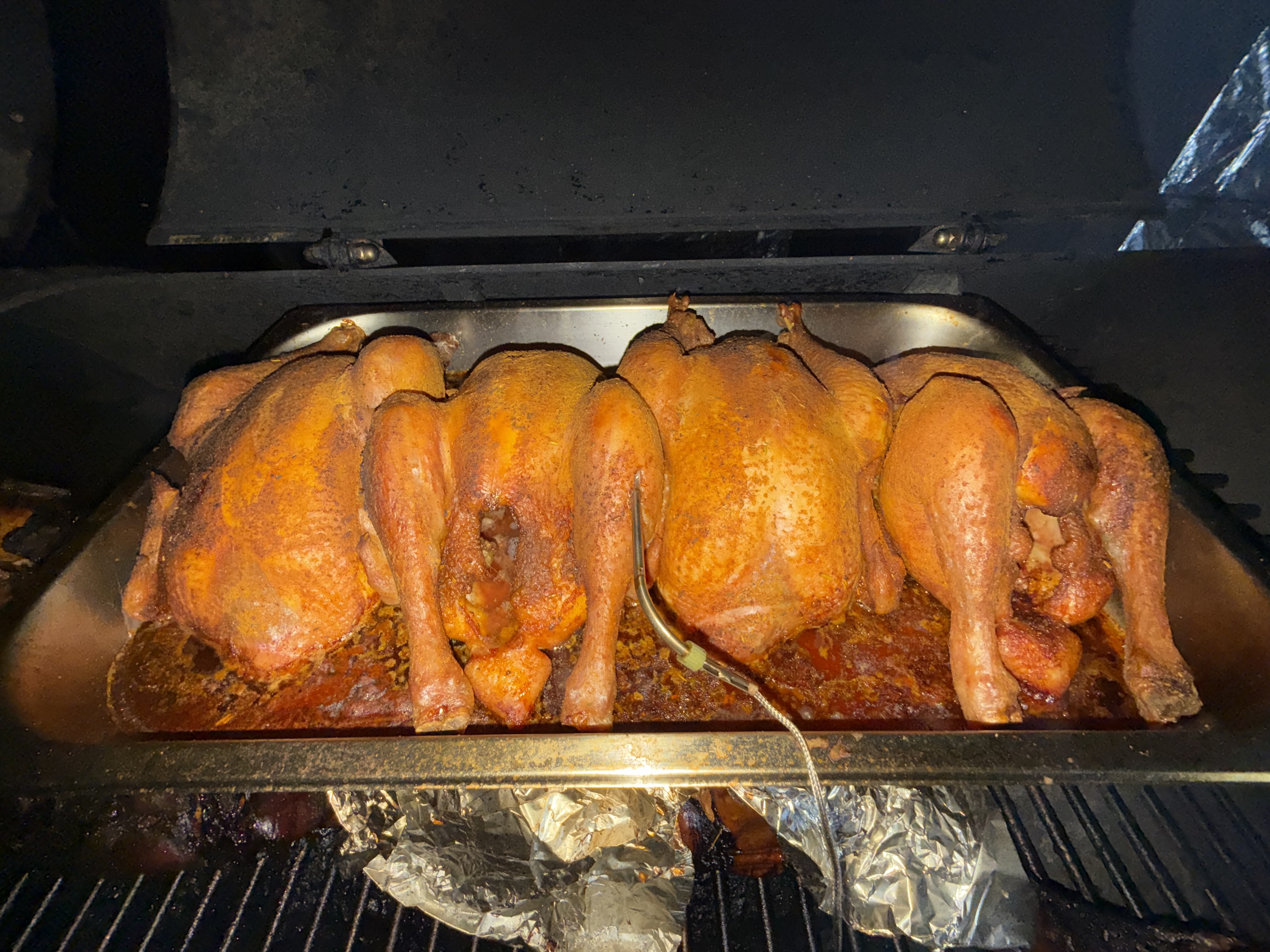 Ganze Hähnchen auf dem Smoker
