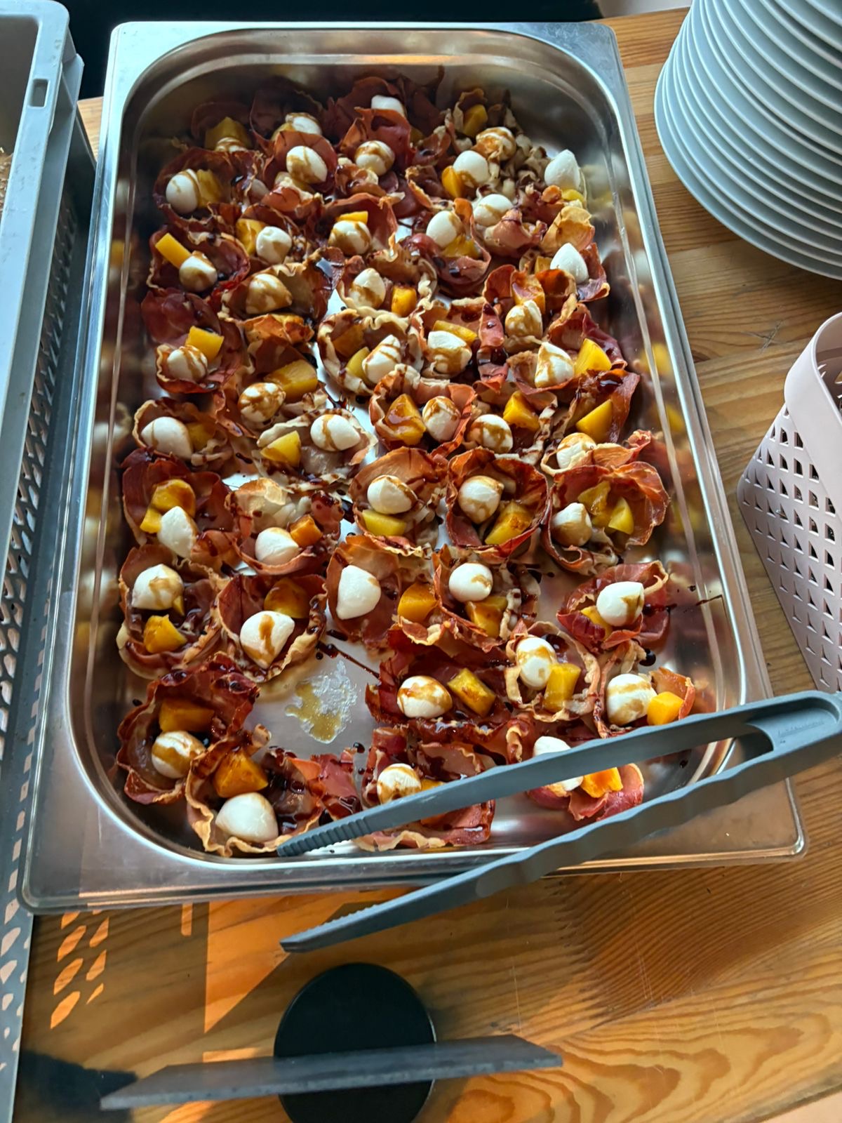 Antipasti — Tomaten, Mozzarella, Salami