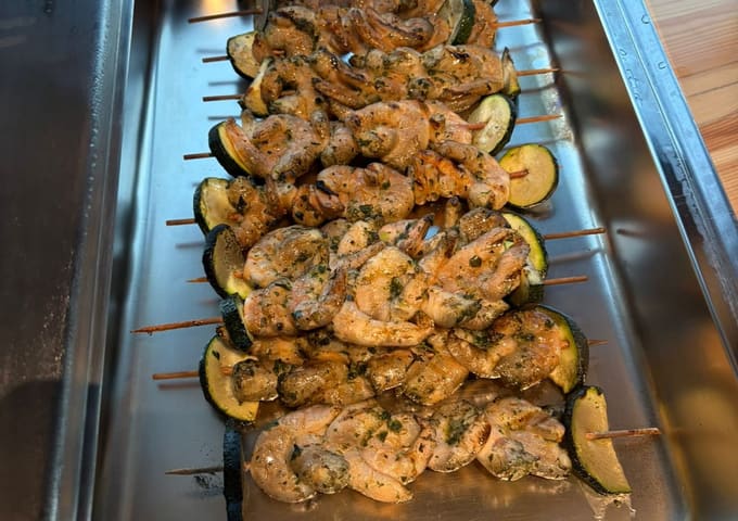 Garnelen-Spieße mit Zucchini